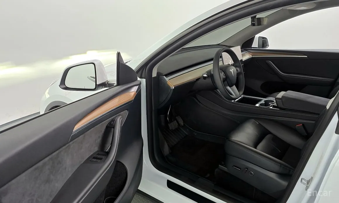 Фото 10 - Tesla Model Y