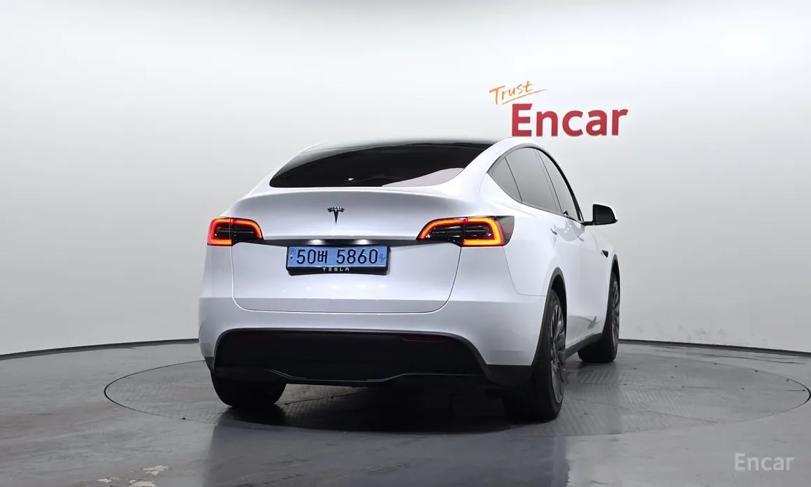 Фото 4 - Tesla Model Y