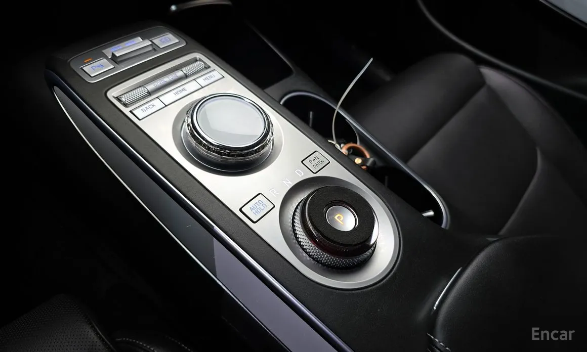 Фото 9 - Genesis GV70