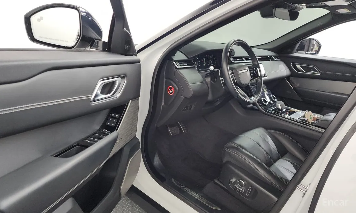 Фото 10 - Land Rover Range Rover Velar