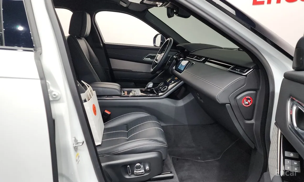 Фото 11 - Land Rover Range Rover Velar