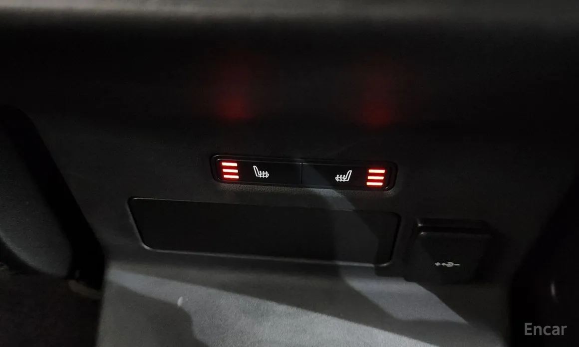 Фото 18 - Land Rover Range Rover Velar