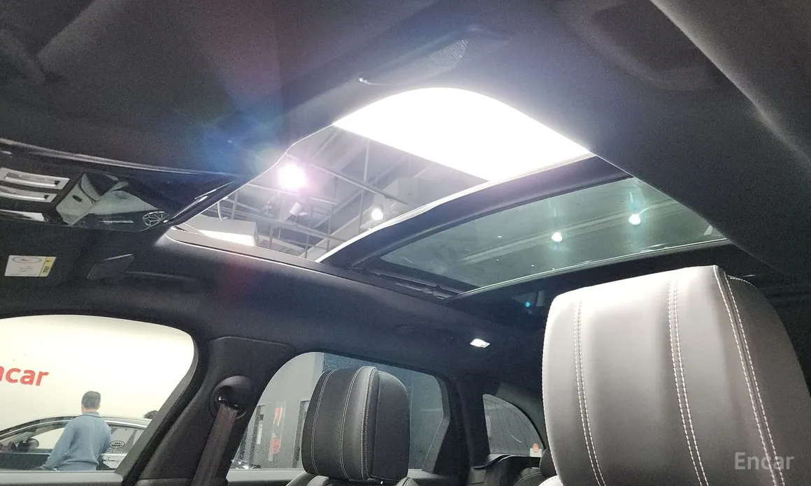 Фото 19 - Land Rover Range Rover Velar