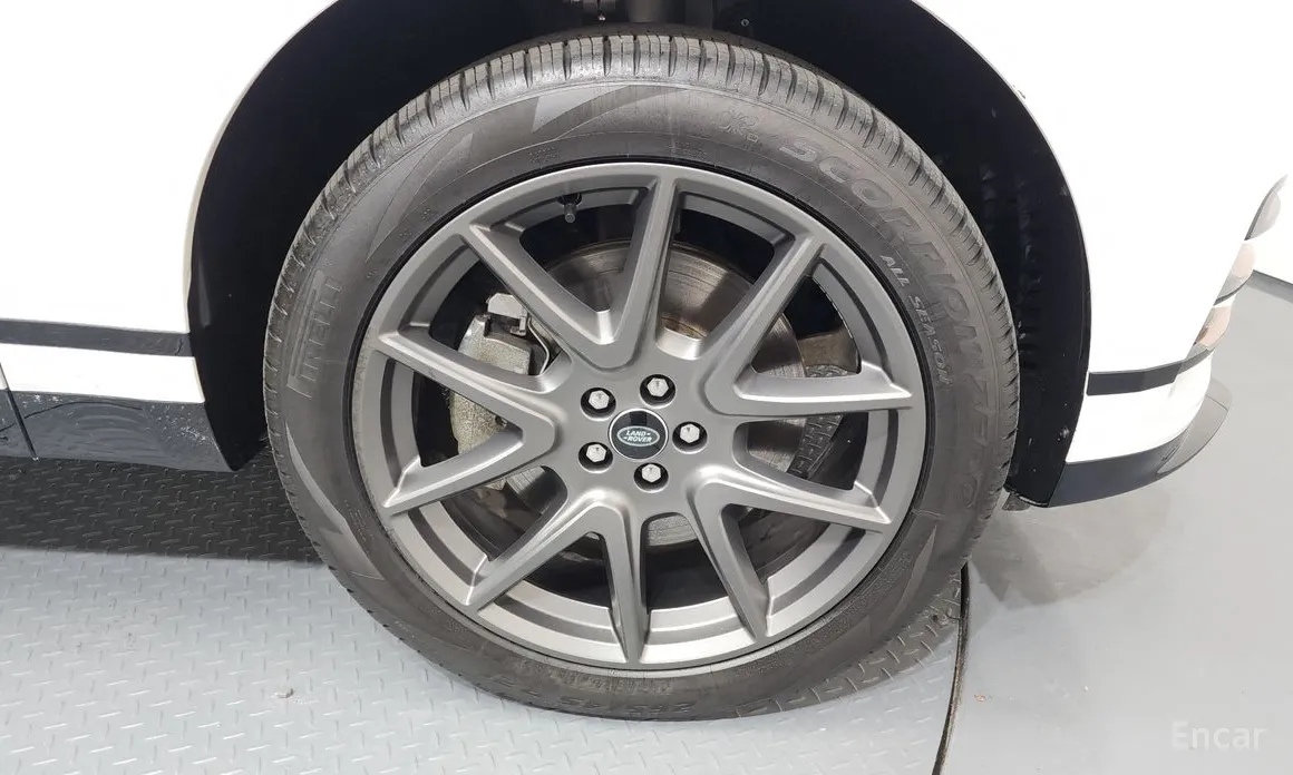 Фото 5 - Land Rover Range Rover Velar