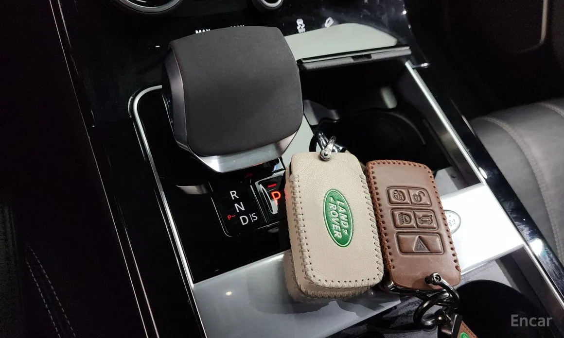 Фото 9 - Land Rover Range Rover Velar