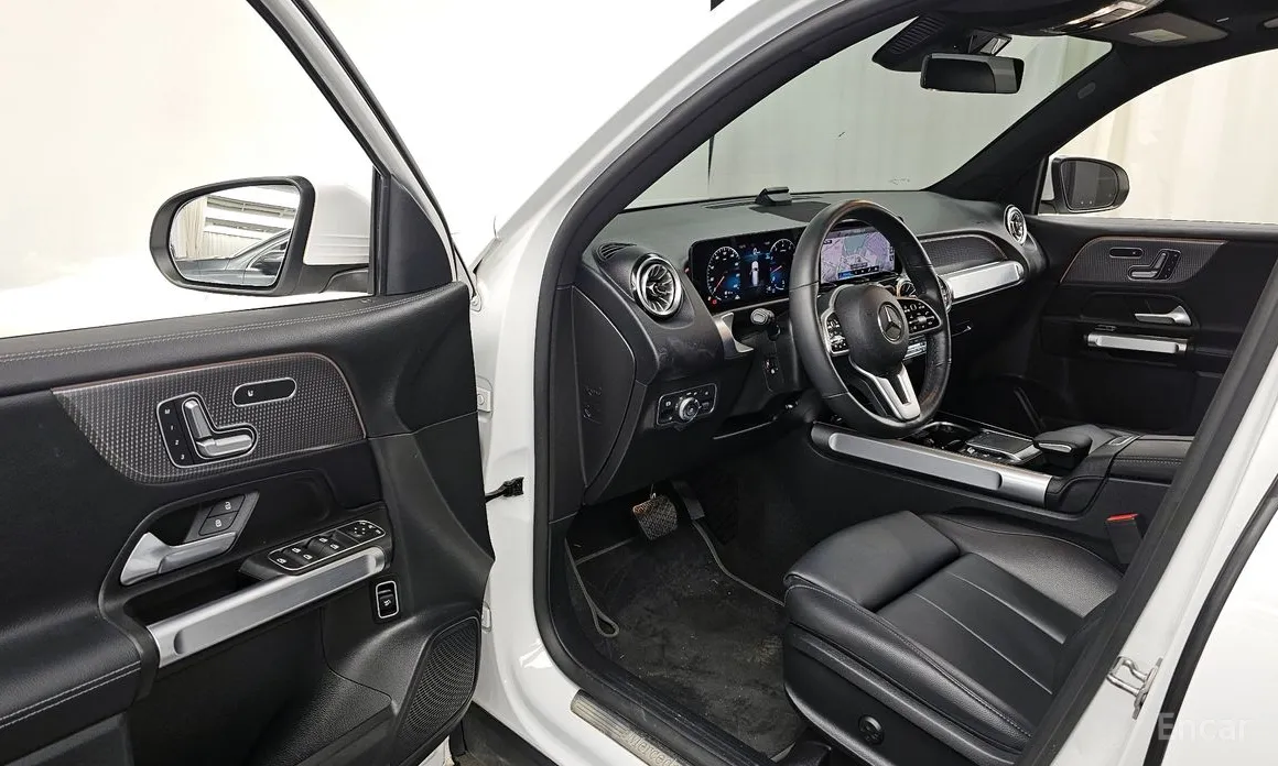 Фото 10 - Mercedes-Benz GLB-Class