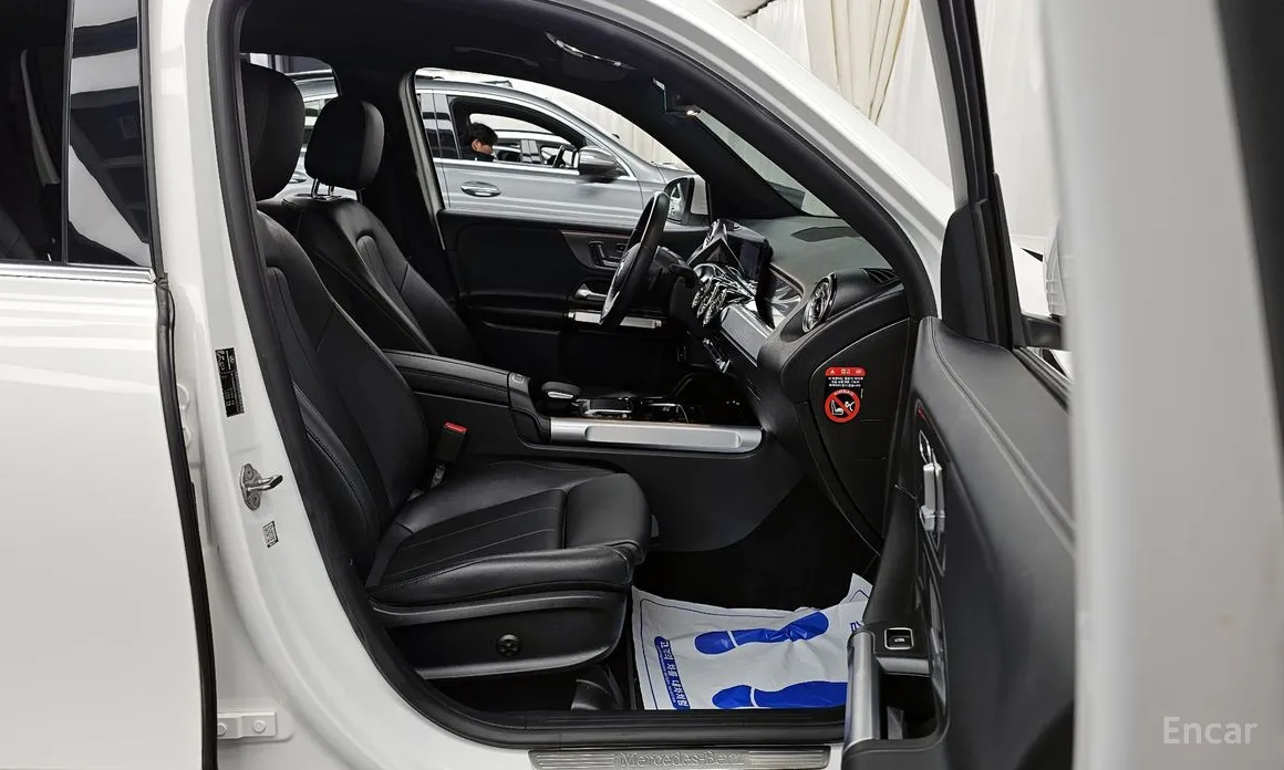 Фото 11 - Mercedes-Benz GLB-Class