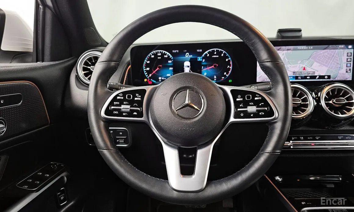 Фото 13 - Mercedes-Benz GLB-Class