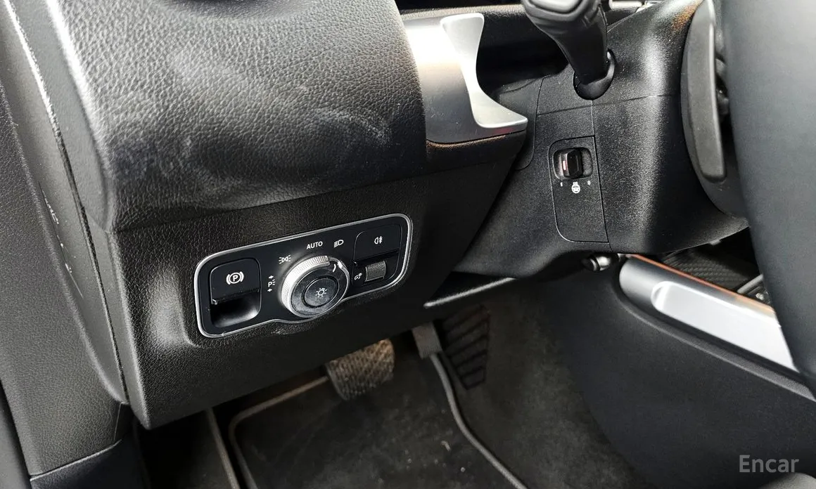 Фото 19 - Mercedes-Benz GLB-Class