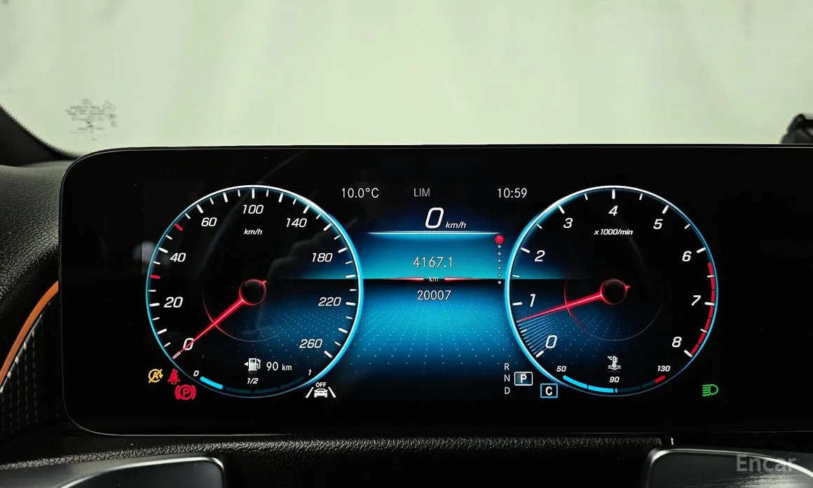 Фото 8 - Mercedes-Benz GLB-Class