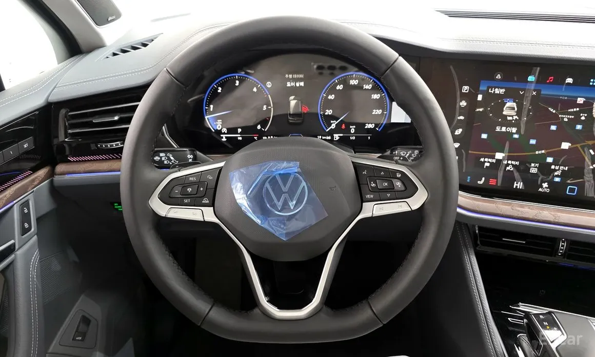 Фото 13 - Volkswagen Touareg