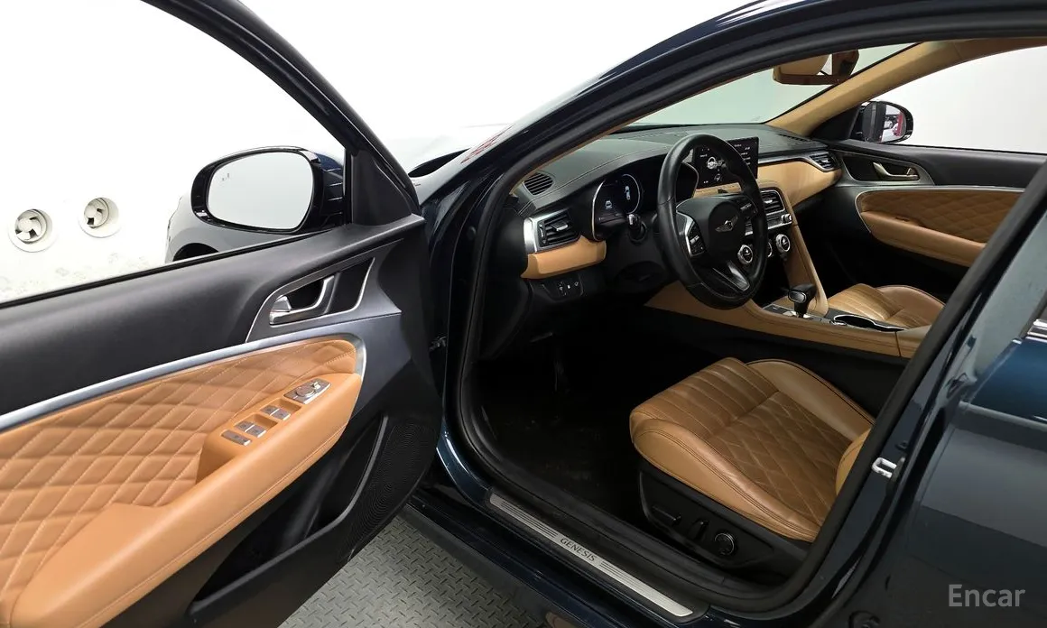 Фото 10 - Genesis G70