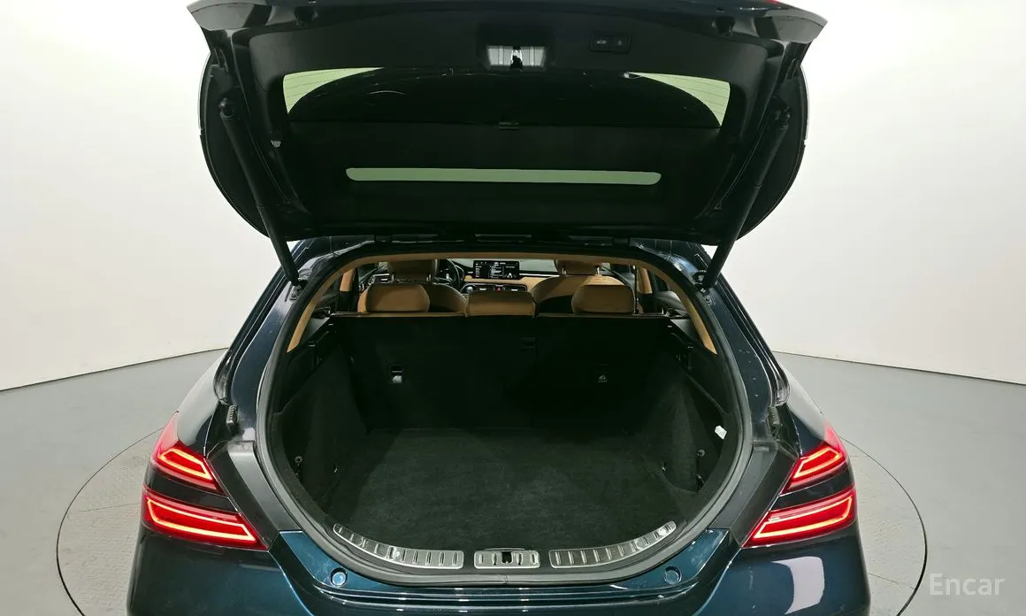 Фото 20 - Genesis G70