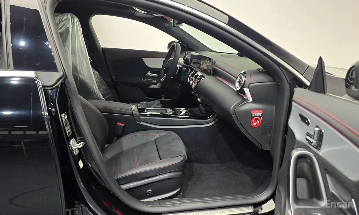 Фото 11 - Mercedes-Benz CLA-Class