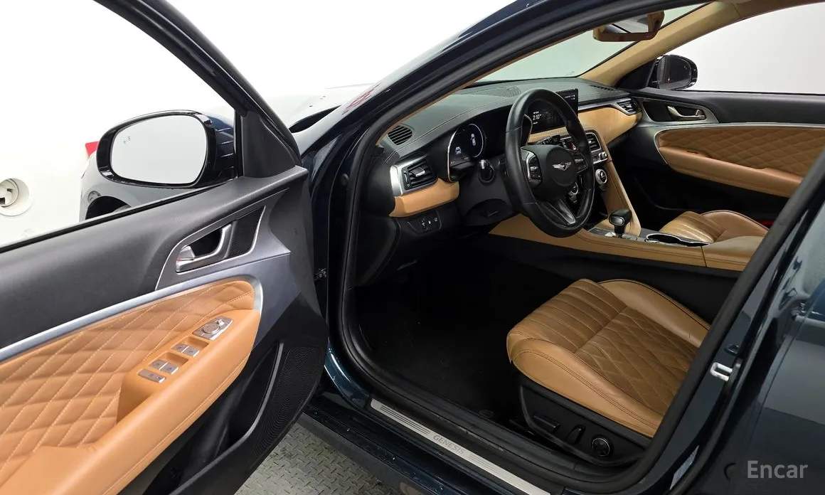 Фото 10 - Genesis G70