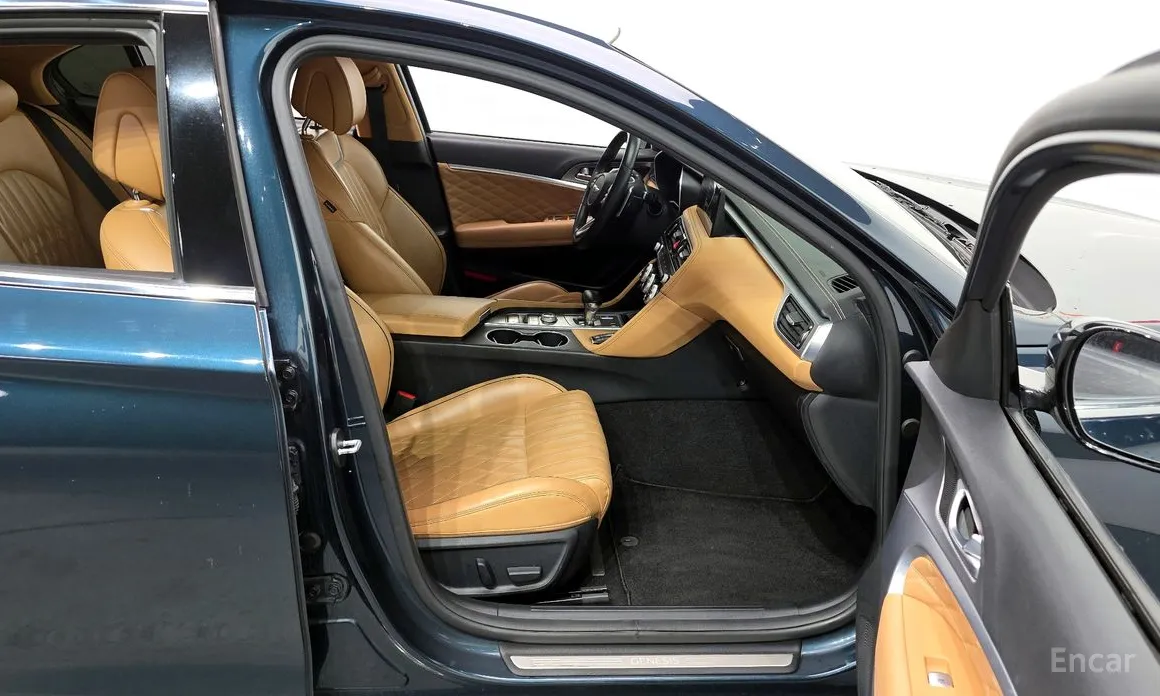 Фото 11 - Genesis G70