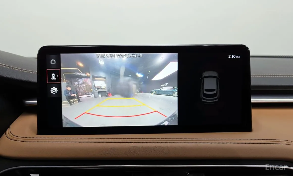 Фото 15 - Genesis G70