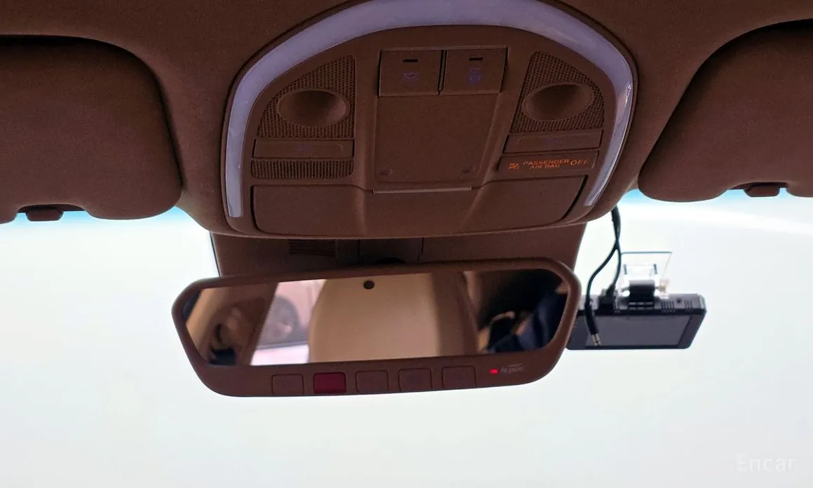 Фото 18 - Genesis G70