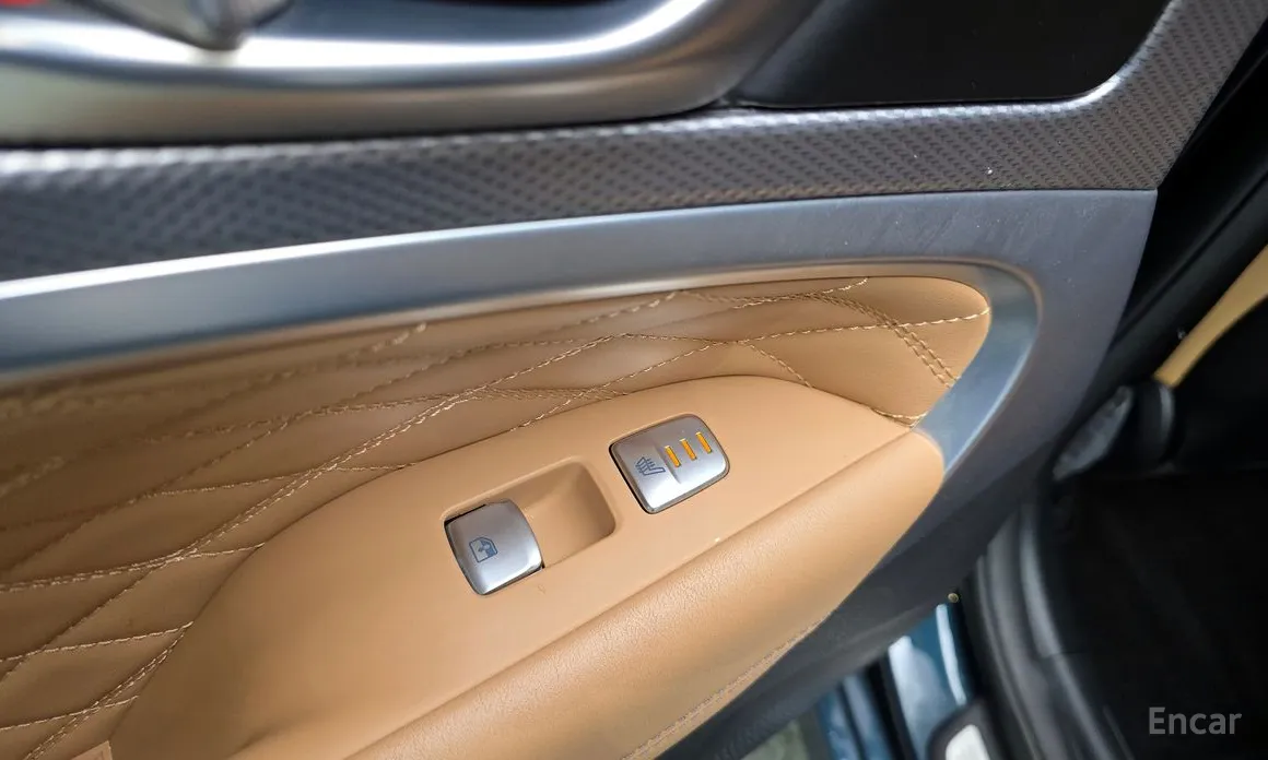 Фото 19 - Genesis G70