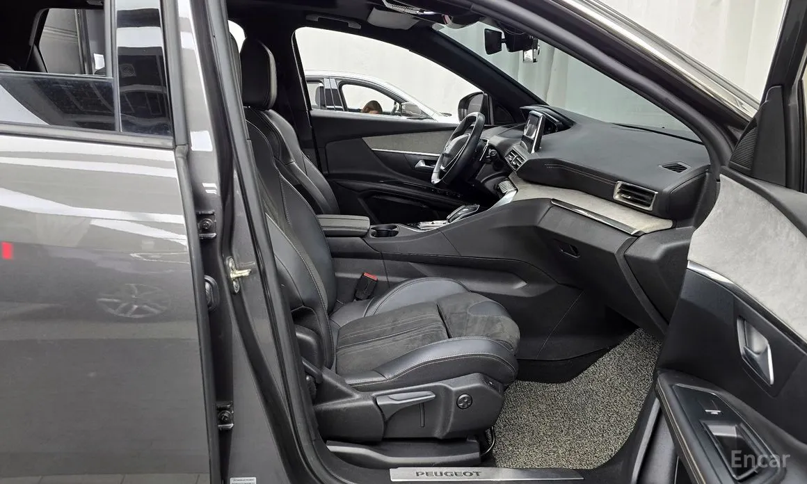 Фото 11 - Peugeot 5008