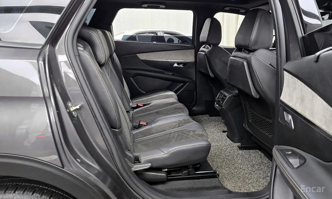 Фото 12 - Peugeot 5008