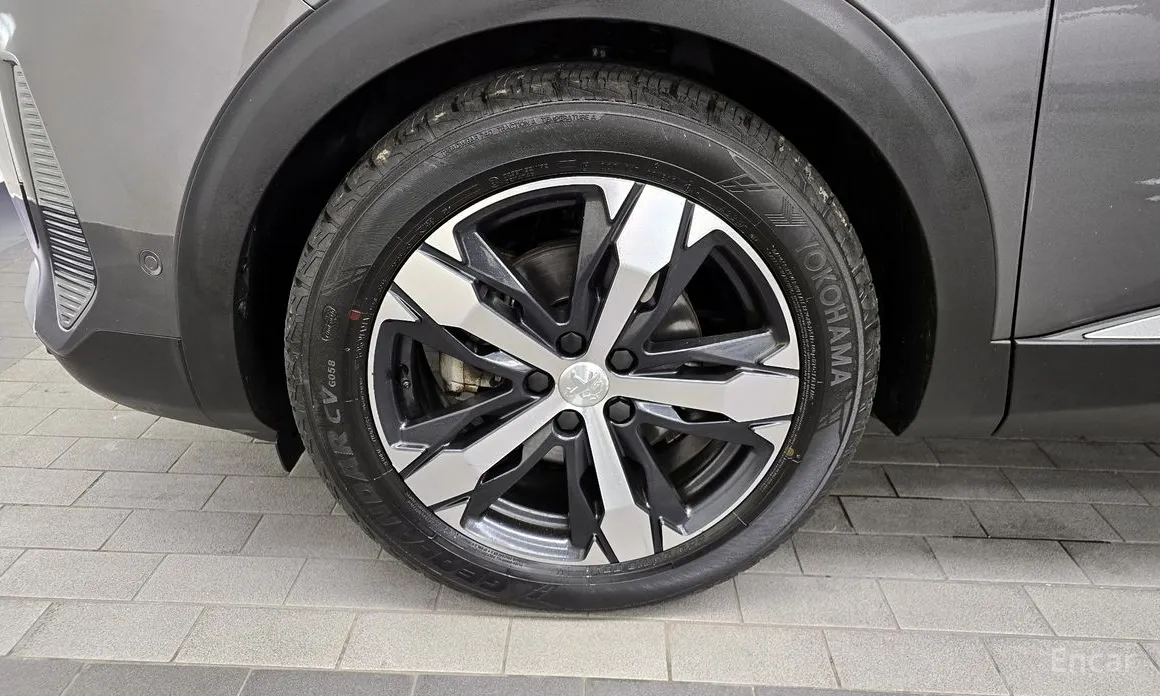 Фото 5 - Peugeot 5008