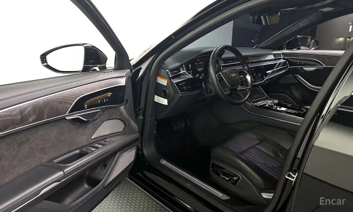 Фото 10 - Audi A8