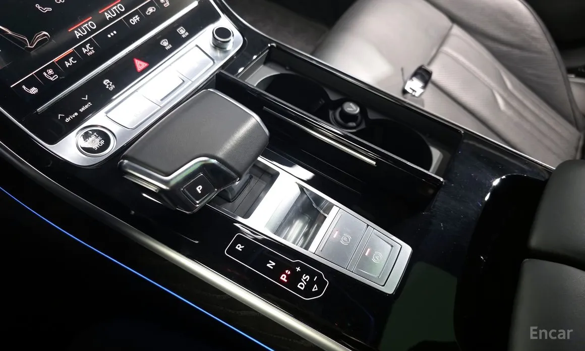 Фото 9 - Audi A8