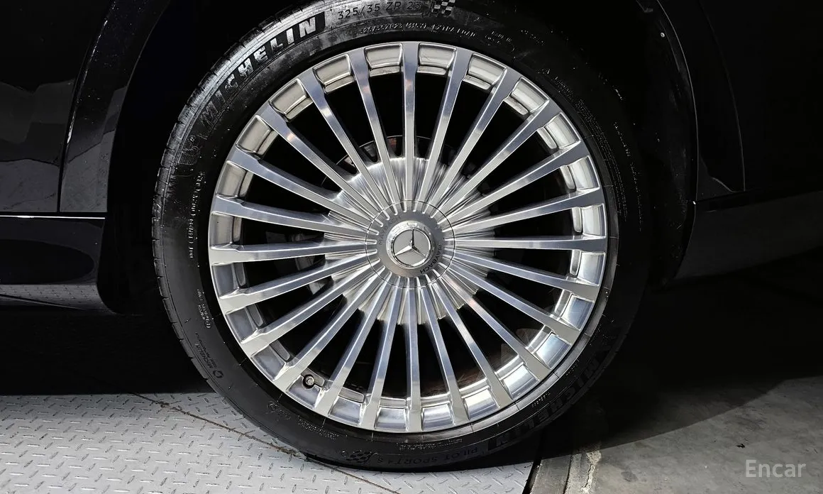 صورة 5 - Mercedes-Benz GLS-Class