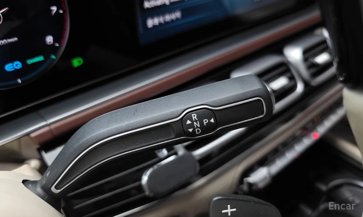 صورة 9 - Mercedes-Benz GLS-Class