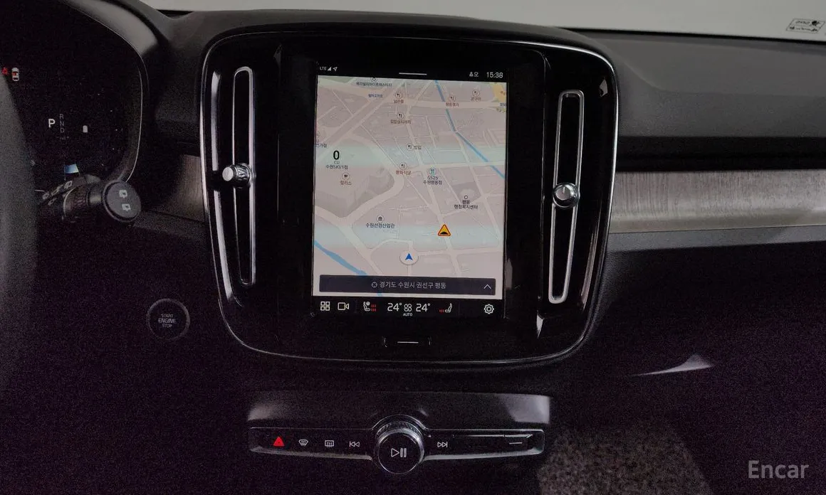 Фото 14 - Volvo XC40