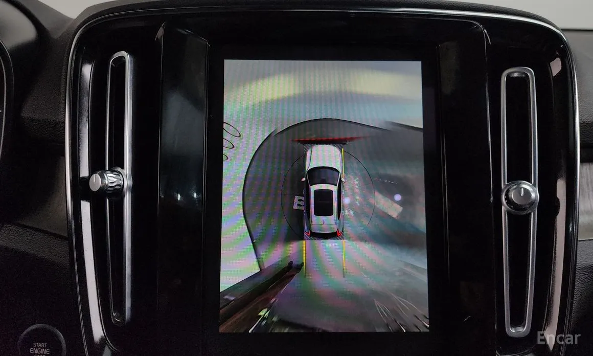 Фото 15 - Volvo XC40