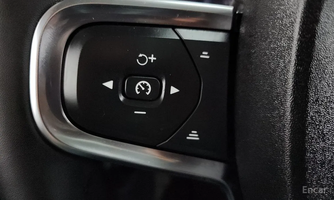 Фото 17 - Volvo XC40