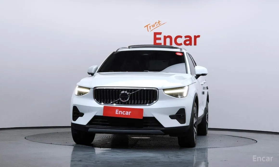 Фото 3 - Volvo XC40