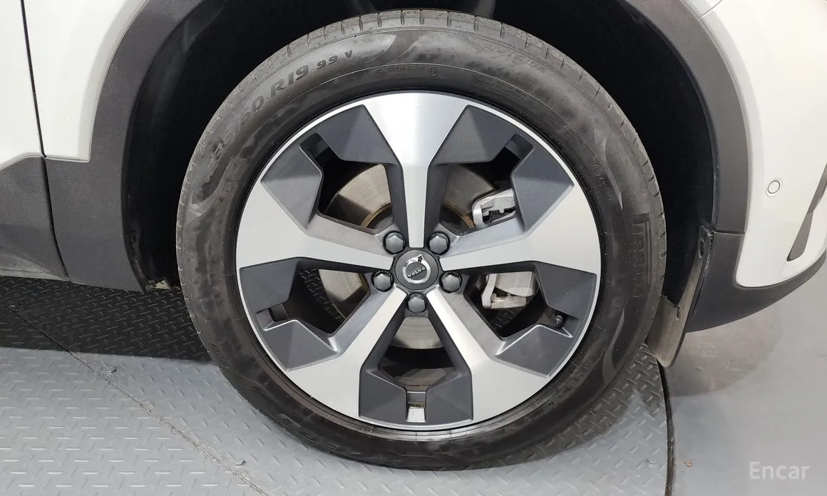 Фото 5 - Volvo XC40