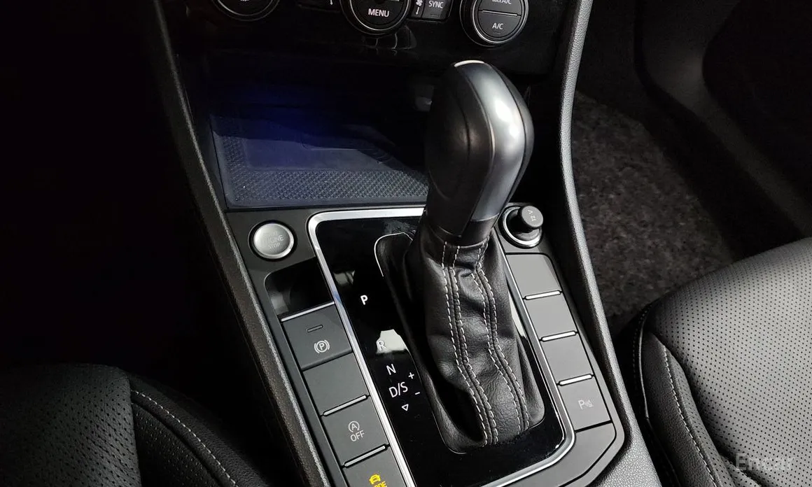 Фото 9 - Volkswagen Jetta