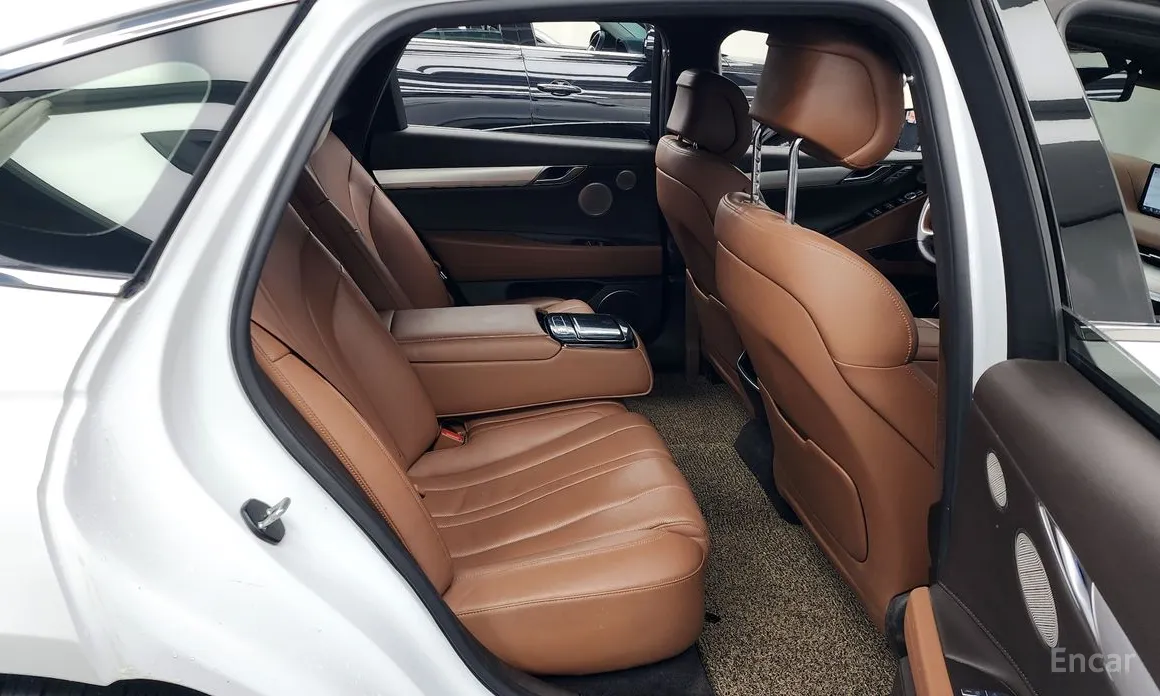 Фото 12 - Genesis G80