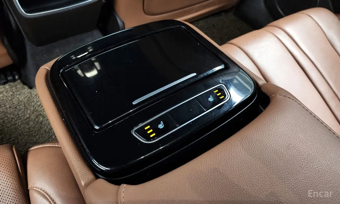 Фото 19 - Genesis G80