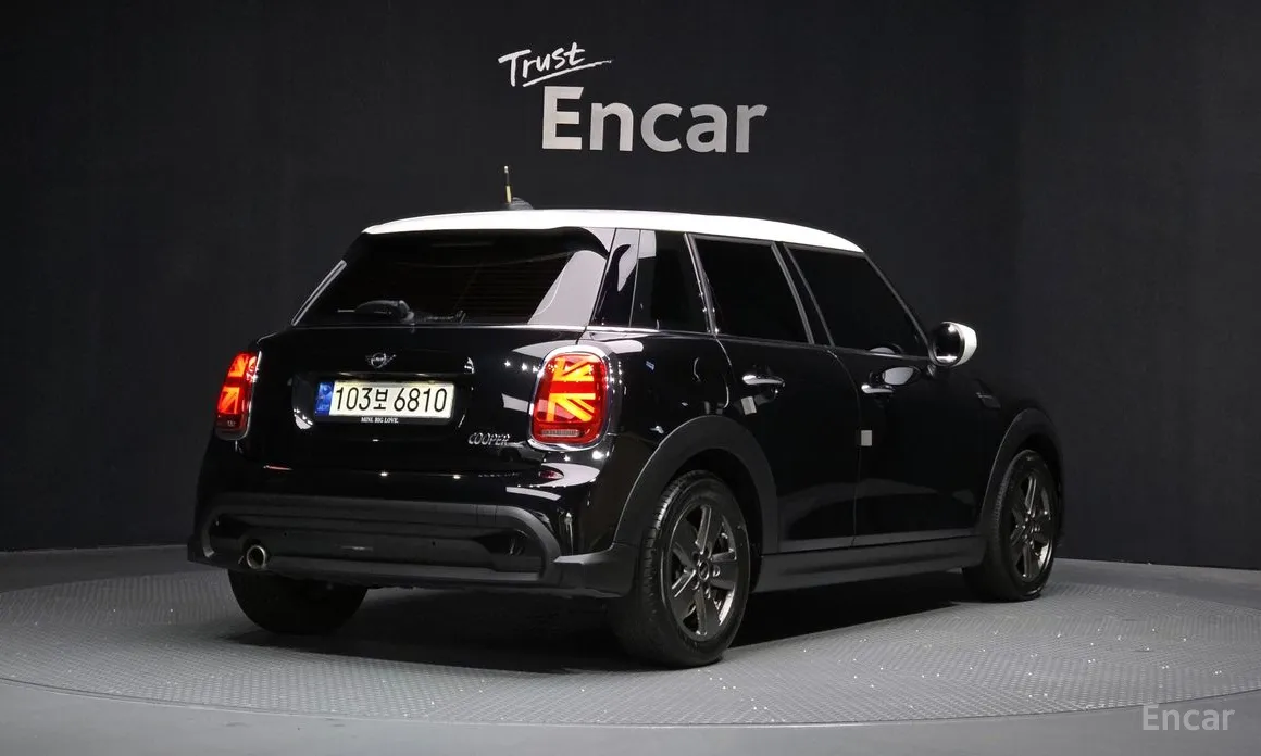 Фото 2 - Mini Cooper