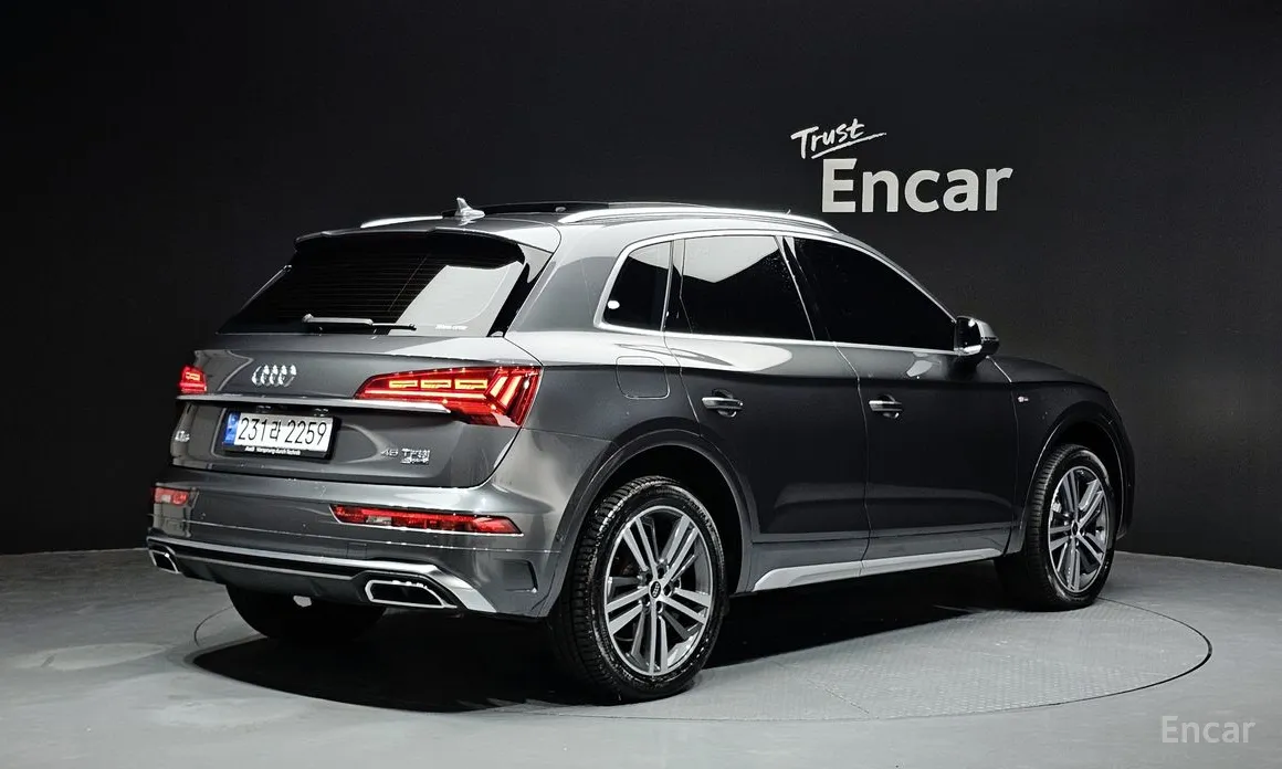 Фото 2 - Audi Q5