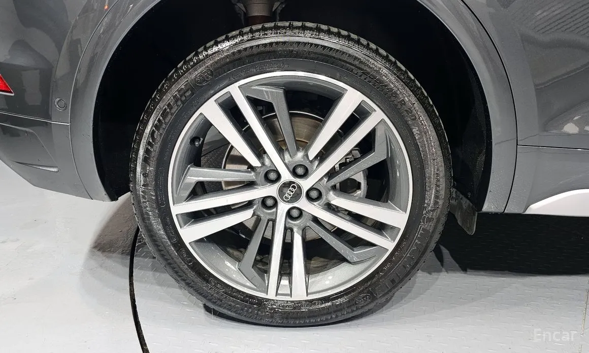 Фото 5 - Audi Q5