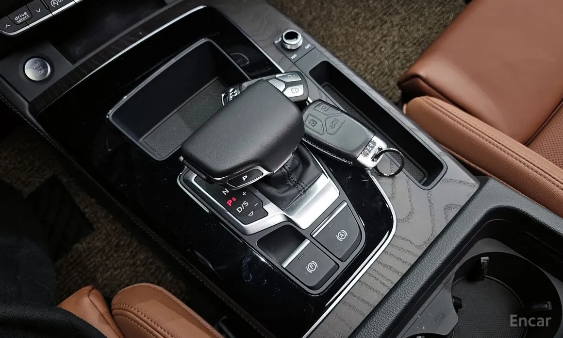 Фото 9 - Audi Q5