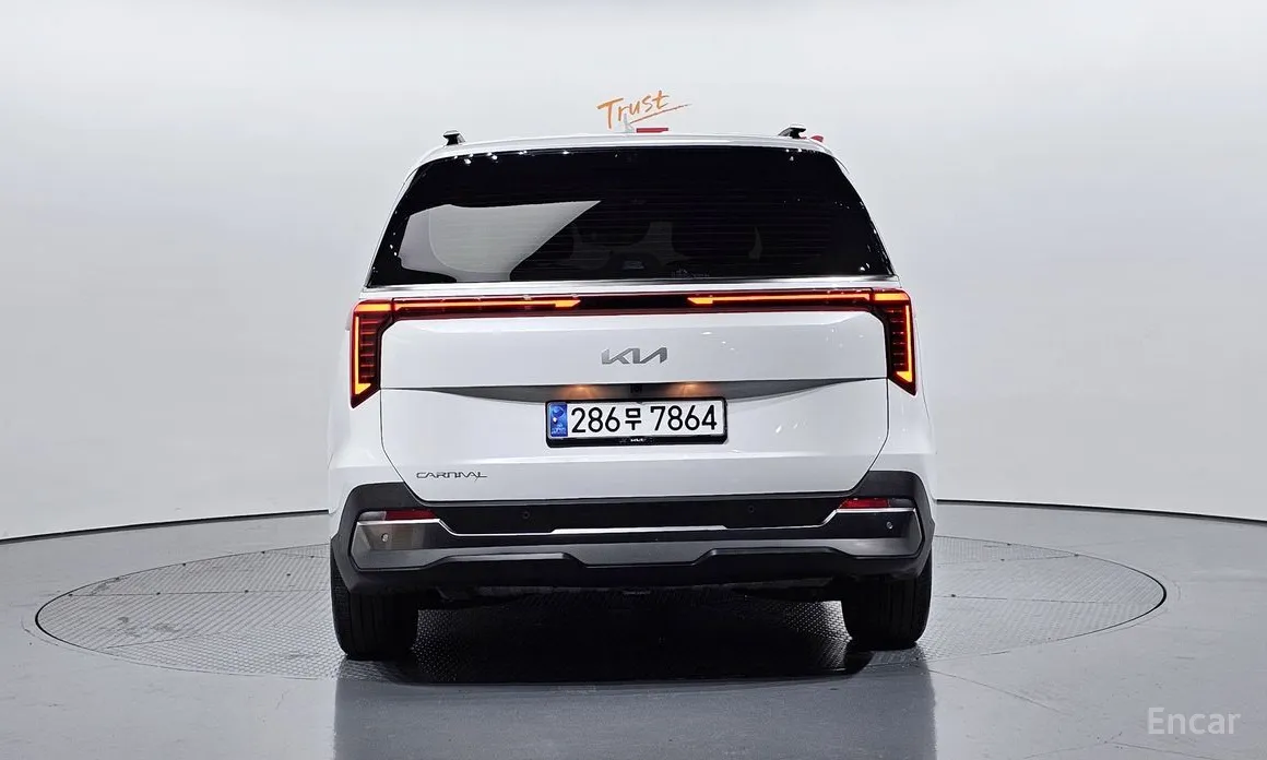 Фото 4 - Kia Carnival