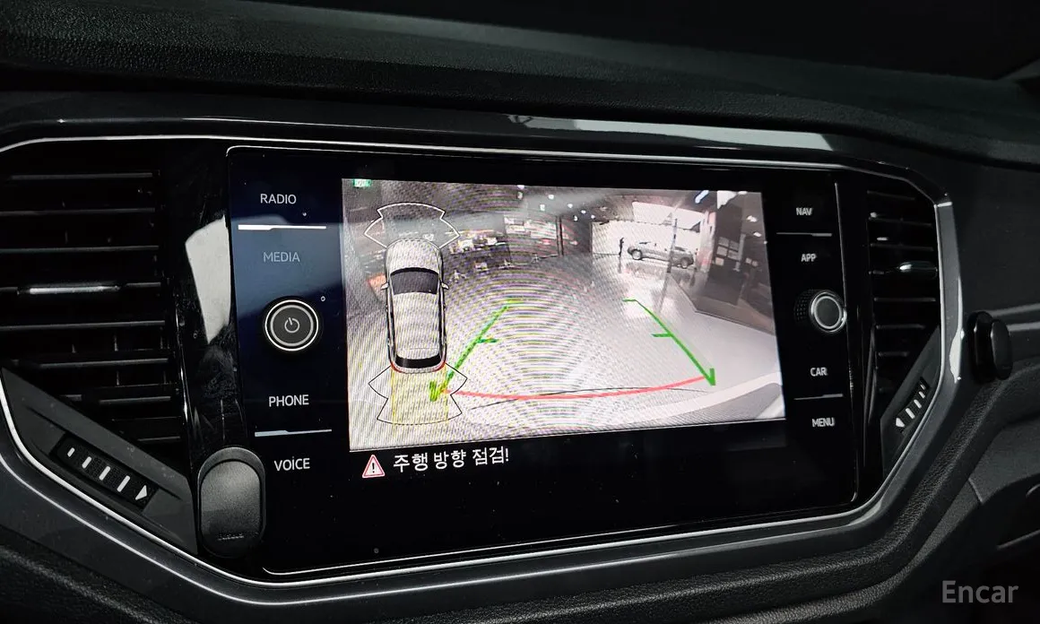 Фото 17 - Volkswagen T-Roc