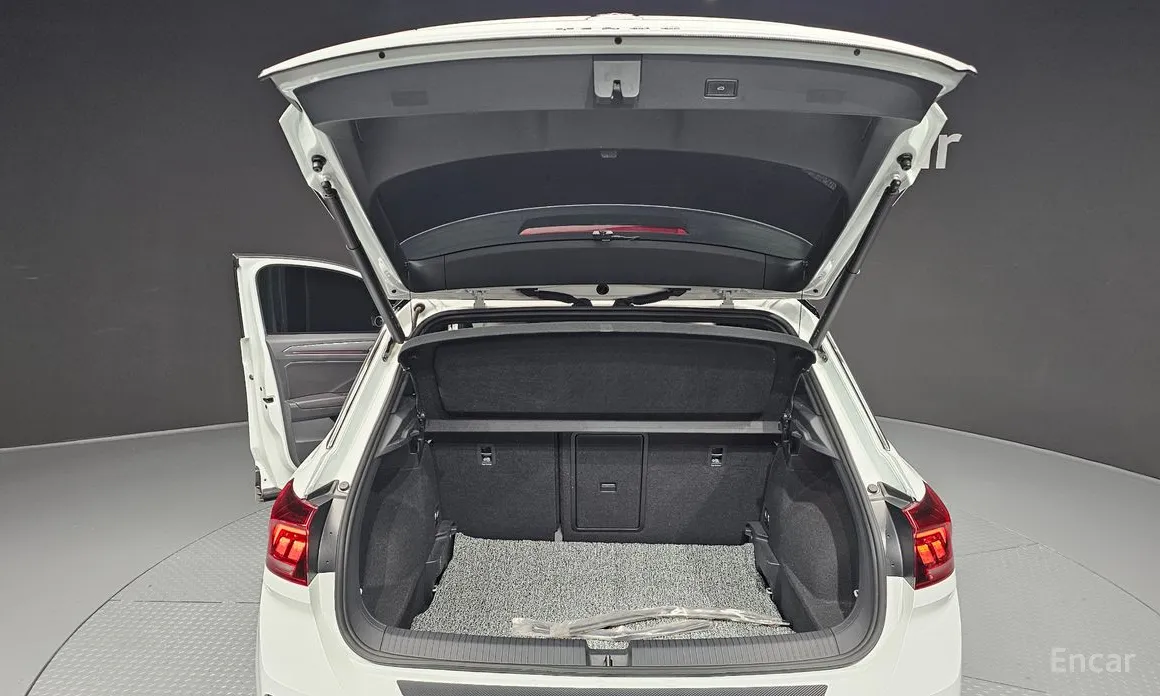 Фото 20 - Volkswagen T-Roc