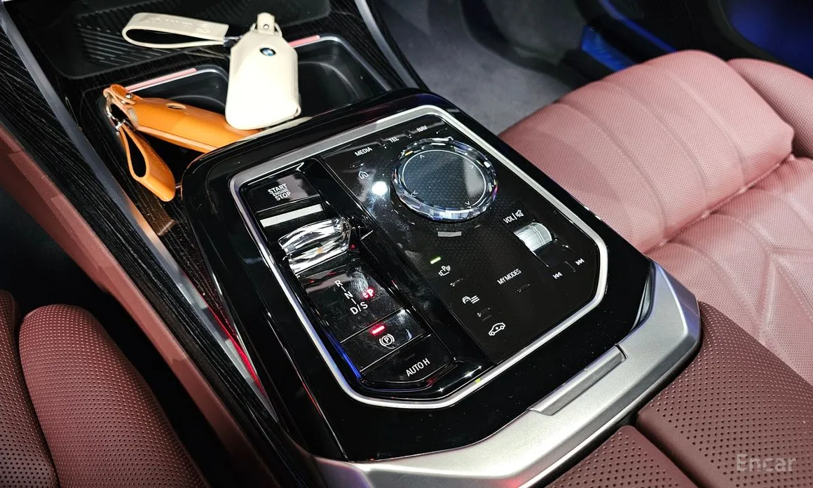 Фото 9 - BMW 7 Series