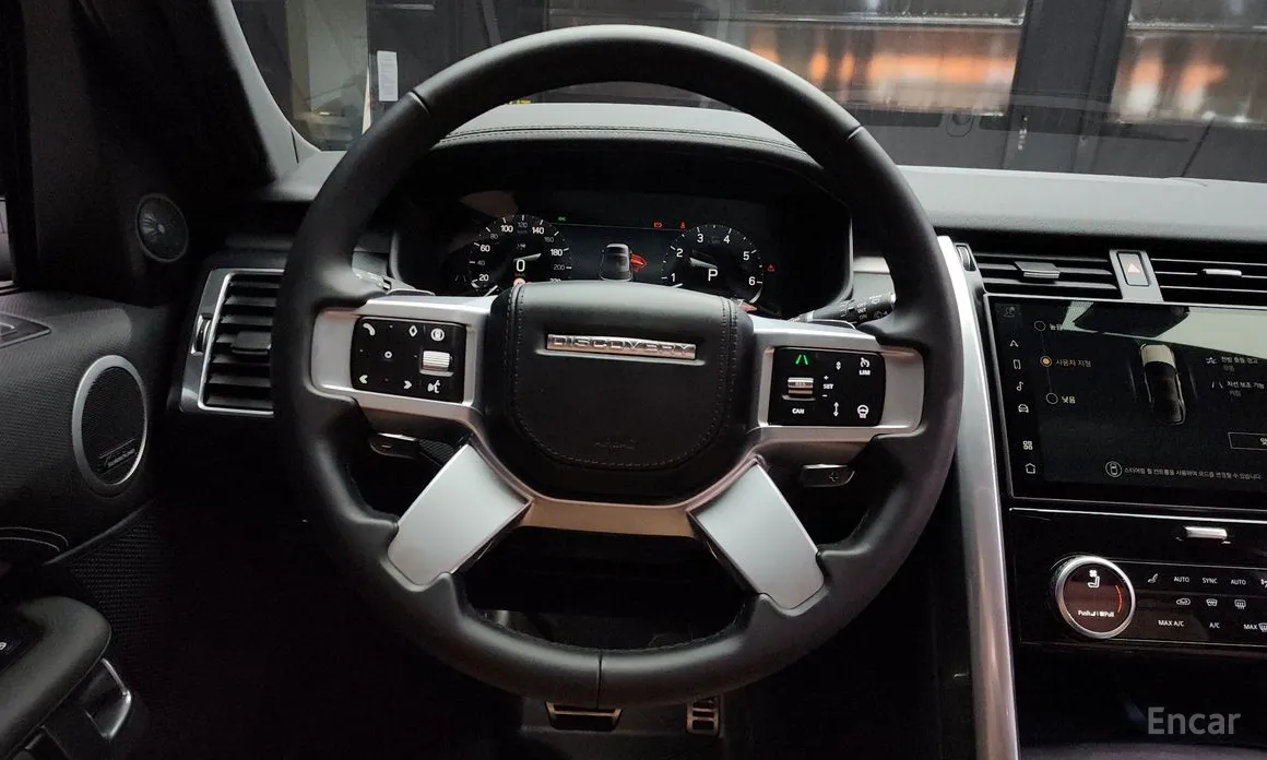 Фото 13 - Land Rover Discovery