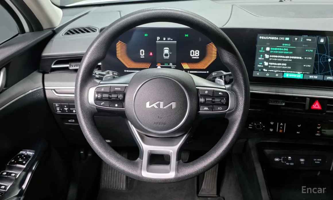 Фото 13 - Kia K5