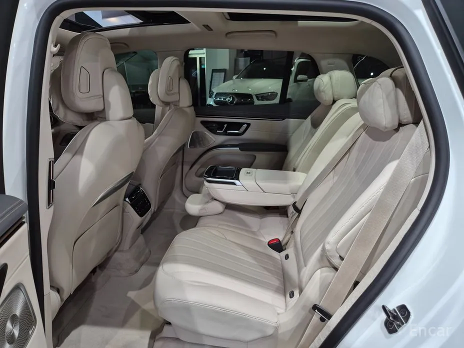 Фото 11 - Mercedes-Benz EQS