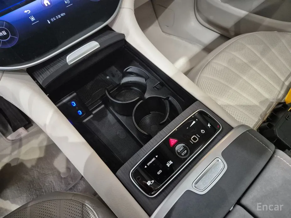 Фото 19 - Mercedes-Benz EQS